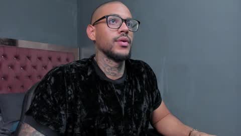 Luigi Vitale online show from 01-12-25, 02:03