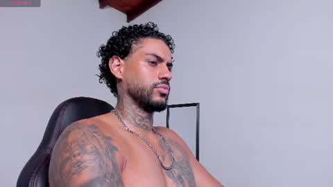 Snapshot of luigi1_ chatting on 06-14-26, 05:31 Luigi Vitale online show from 06-14-26, 05:31