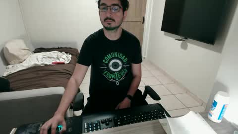 Snapshot of luis_flr chatting on 03-10-25, 03:30 luis_flr online show from 03-10-25, 03:30