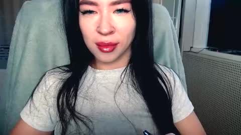 luisa lovedom online show from 10-07-25, 08:11