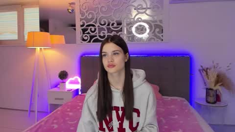 LuisaClover online show from 01-11-26, 01:05