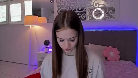 LuisaClover online show from 05-03-26, 12:33