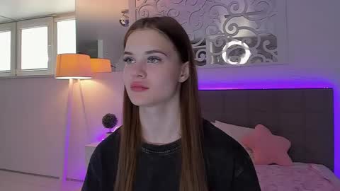 LuisaClover online show from 05-10-26, 12:21