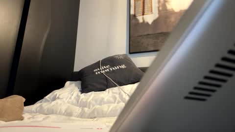 Luisa Monsters online show from 10-25-25, 02:13