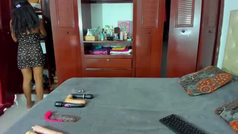 Luissa online show from 01-05-25, 01:36