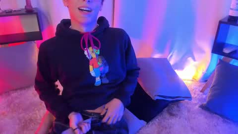 Snapshot of luixdust1 chatting on 09-23-25, 05:21 luixdust1 online show from 09-23-25, 05:21