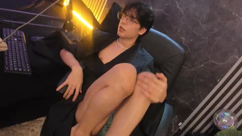 Snapshot of luixdust1 chatting on 10-08-25, 04:54 luixdust1 online show from 10-08-25, 04:54