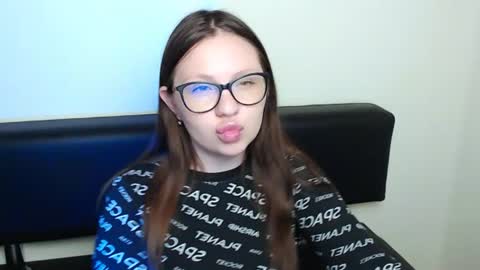 Snapshot of luizaheems_ chatting on 06-10-26, 10:25 Luiza online show from 06-10-26, 10:25
