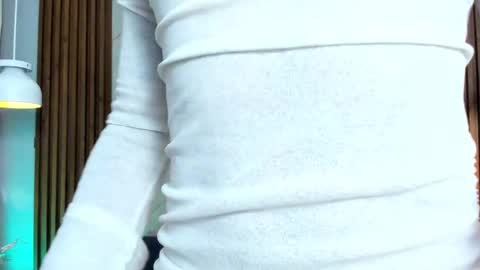 Luka Castillo online show from 11-10-25, 08:41