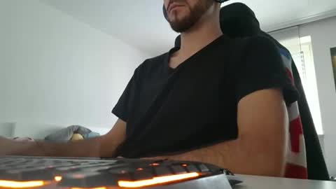 Snapshot of lukasschoetz chatting on 12-04-25, 10:57 lukasschoetz online show from 12-04-25, 10:57