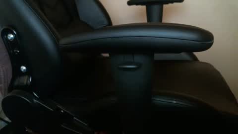 Snapshot of luke7711 chatting on 12-31-24, 12:54 luke7711 online show from 12-31-24, 12:54