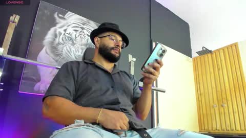 LUKE online show from 10-27-25, 11:36