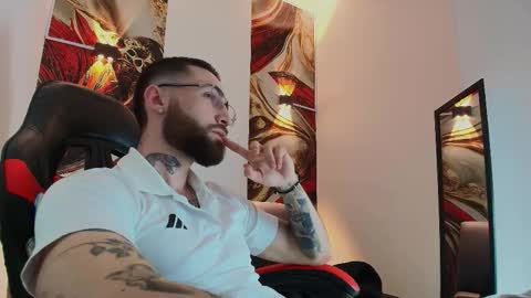 LUKE online show from 11-22-25, 01:21