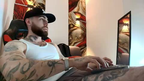 LUKE online show from 04-25-26, 01:41