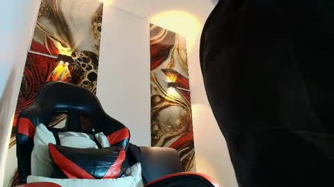 LUKE online show from 05-13-26, 01:08