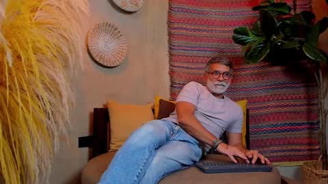 Snapshot of lukecrews chatting on 03-01-25, 02:15 Luke Crews online show from 03-01-25, 02:15