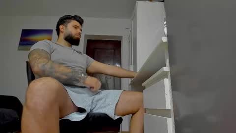 Snapshot of lukedenver chatting on 10-16-25, 08:37 Luke online show from 10-16-25, 08:37