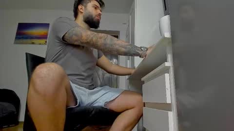 Snapshot of lukedenver chatting on 10-21-25, 11:00 Luke online show from 10-21-25, 11:00