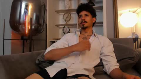 Snapshot of lukeetaylor_ chatting on 10-31-25, 10:49 Luke Taylor online show from 10-31-25, 10:49