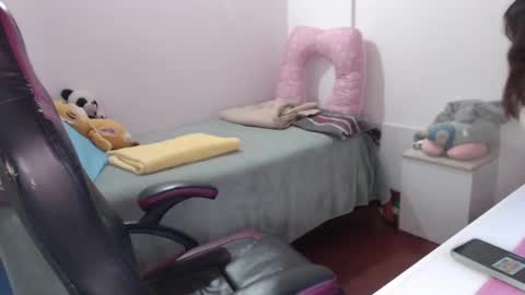 Vicky online show from 12-14-24, 04:20