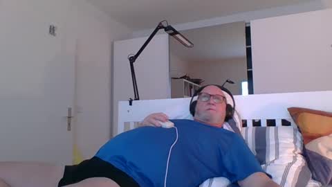 Snapshot of luley58 chatting on 02-21-25, 06:18 luley58 online show from 02-21-25, 06:18