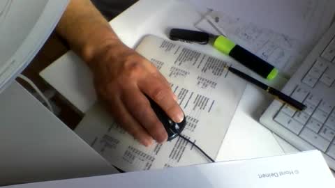 Snapshot of luley58 chatting on 09-23-25, 02:53 luley58 online show from 09-23-25, 02:53