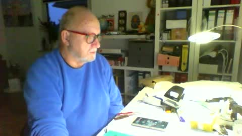 Snapshot of luley58 chatting on 12-23-25, 07:17 luley58 online show from 12-23-25, 07:17