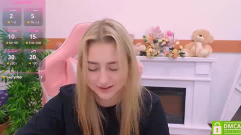 Snapshot of lulu___moon chatting on 11-17-25, 06:41 Lily online show from 11-17-25, 06:41