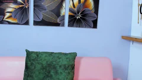 Snapshot of lulu__cute chatting on 10-17-25, 10:12 LuLu online show from 10-17-25, 10:12