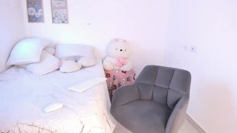 Snapshot of lulu_russell chatting on 12-07-24, 12:24 LULU online show from 12-07-24, 12:24