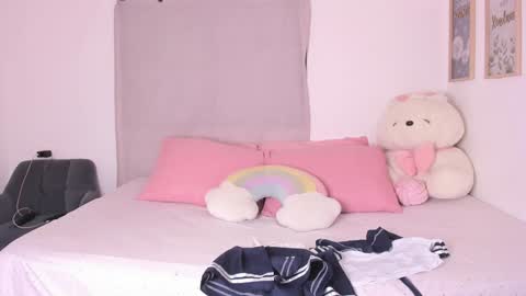 Snapshot of lulu_russell chatting on 01-09-25, 09:59 LULU online show from 01-09-25, 09:59