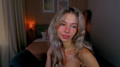 Snapshot of lulualise chatting on 06-10-26, 02:16 Alise online show from 06-10-26, 02:16