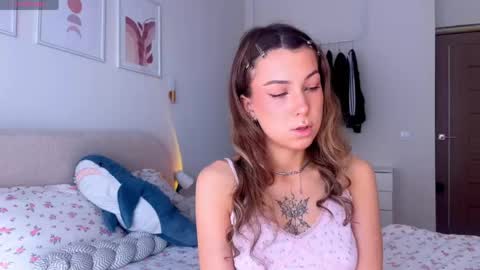 Snapshot of luluberryx chatting on 06-07-26, 02:05 lulu berry online show from 06-07-26, 02:05