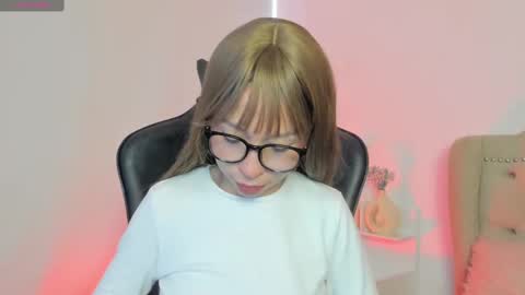 Snapshot of luluuberry chatting on 11-05-25, 01:22 luluuberry online show from 11-05-25, 01:22