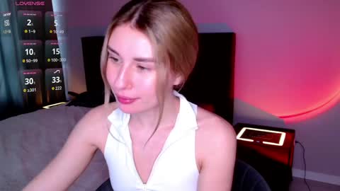 Roxy 3 online show from 04-19-26, 08:24