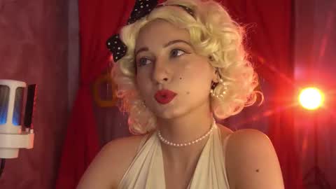 Amelia online show from 09-26-25, 11:42