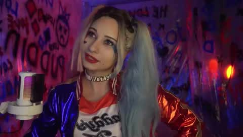 Amelia online show from 10-12-25, 12:20