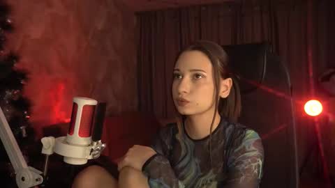 Amelia online show from 12-14-25, 01:33