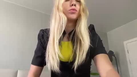 Snapshot of lumineess chatting on 07-05-26, 02:57 Catherine online show from 07-05-26, 02:57