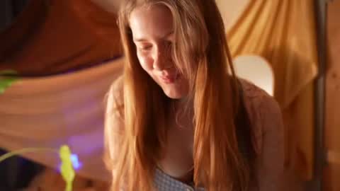 Hannah online show from 06-09-26, 02:17