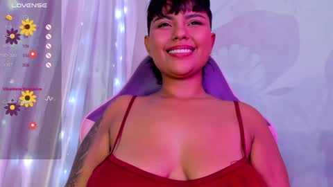 Snapshot of luna__cute chatting on 12-18-24, 07:30 Luna online show from 12-18-24, 07:30