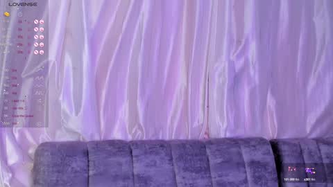 Snapshot of luna__cute chatting on 01-23-25, 07:22 Luna online show from 01-23-25, 07:22