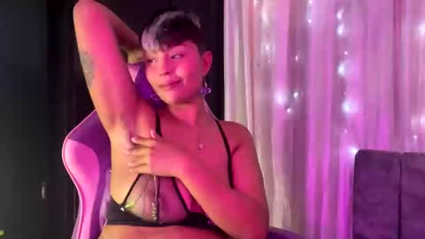 Snapshot of luna__cute chatting on 02-05-25, 06:04 Luna online show from 02-05-25, 06:04