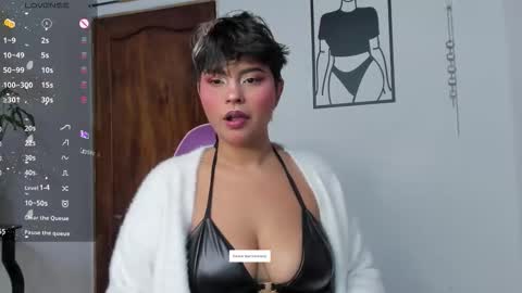 Snapshot of luna__cute chatting on 11-02-25, 11:40 Luna online show from 11-02-25, 11:40