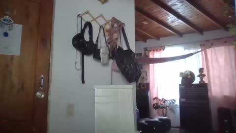 Snapshot of luna__cute chatting on 11-07-25, 08:20 Luna online show from 11-07-25, 08:20