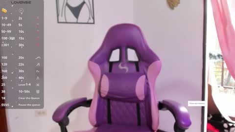 Snapshot of luna__cute chatting on 11-24-25, 04:40 Luna online show from 11-24-25, 04:40