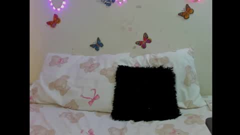 Snapshot of luna_bellla chatting on 11-26-25, 02:07 Luna online show from 11-26-25, 02:07