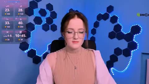 luna_berryy online show from 12-17-25, 09:32