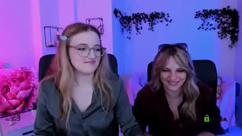 luna_berryy online show from 06-25-26, 07:07