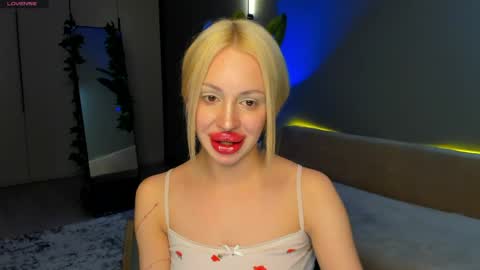 luna_beverly online show from 03-23-26, 08:02